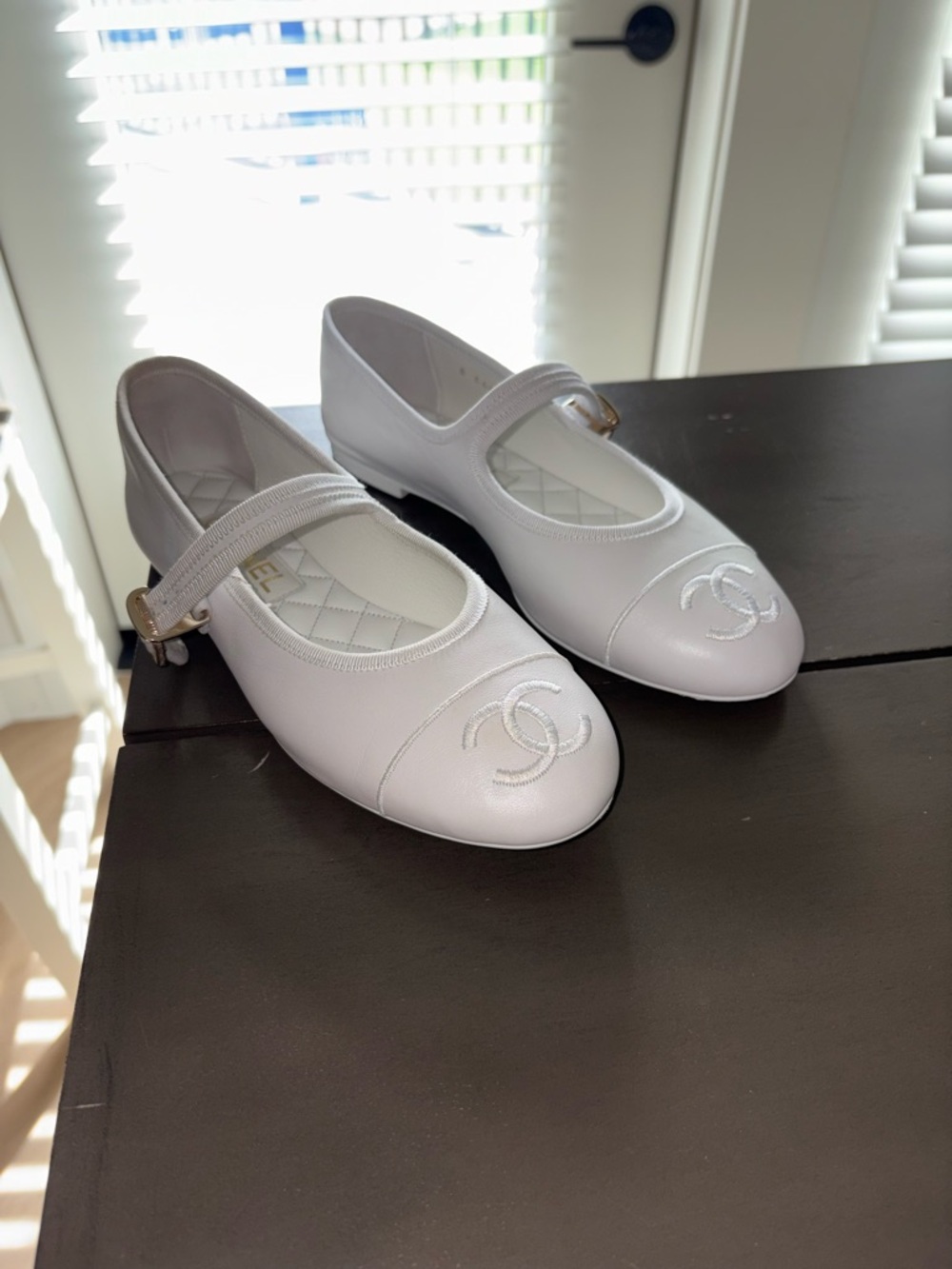 Chanel White Leather  Mary Jane Ballet Flats 38 - Picture 2 of 9